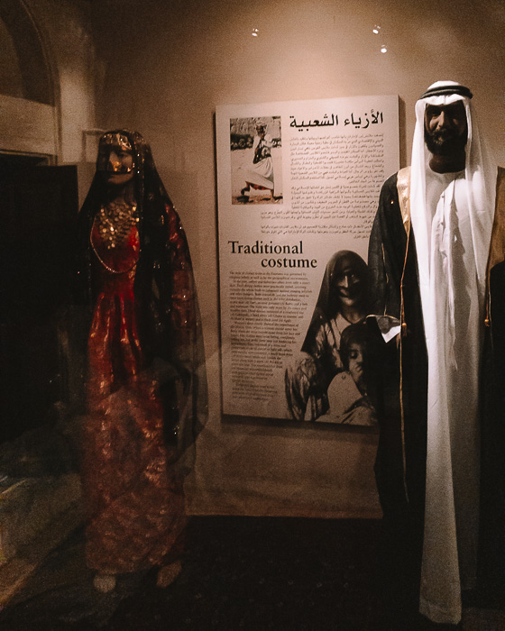 Dubai museum traditionnal costume by Dancing the Earth