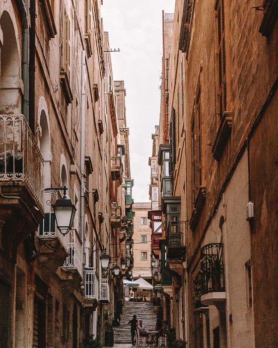 Malta travel guide Valletta narrow street by Dancing the Earth