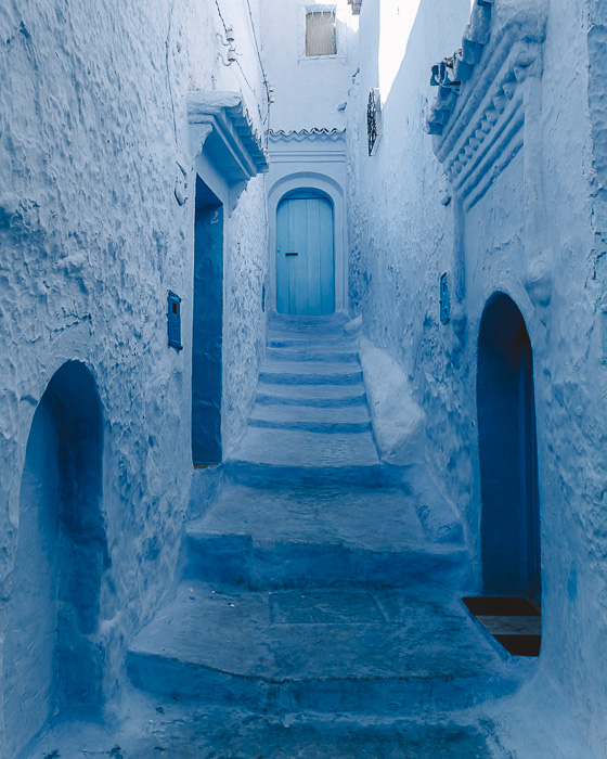 Morocco travel guide Chefchaouen blue blind alley by Dancing the Earth