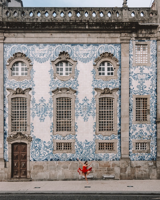 Porto weekend itinerary Igreja do Carmo azulejos wall by Dancing the Earth