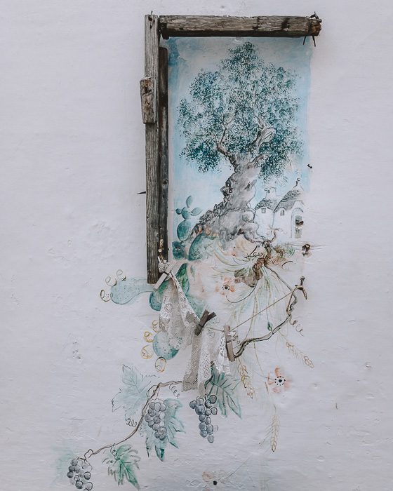 Locorotondo's wall drawing