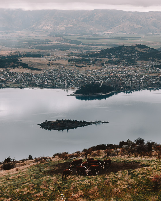 Lake Wanaka under the clouds, Dancing the Earth