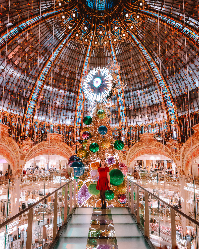 Christmas in 2018 at Galeries Lafayette, Dancing the Earth