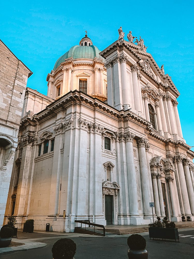 Duomo Nuovo of Brescia, Dancing the Earth