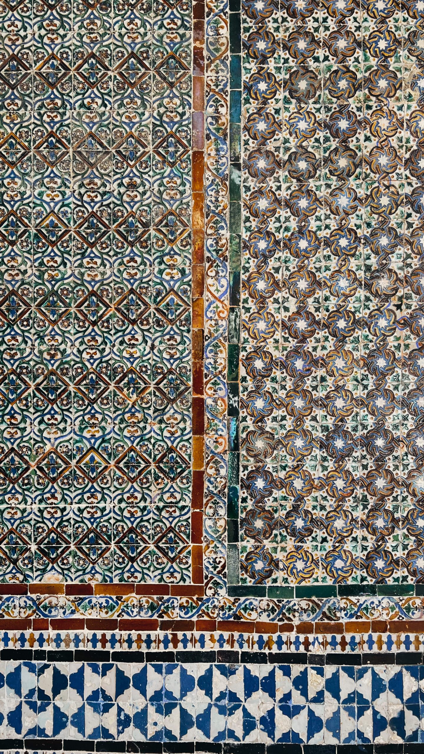 Seville weekend itinerary, Casa de Pilatos azulejos details, by Dancing the Earth