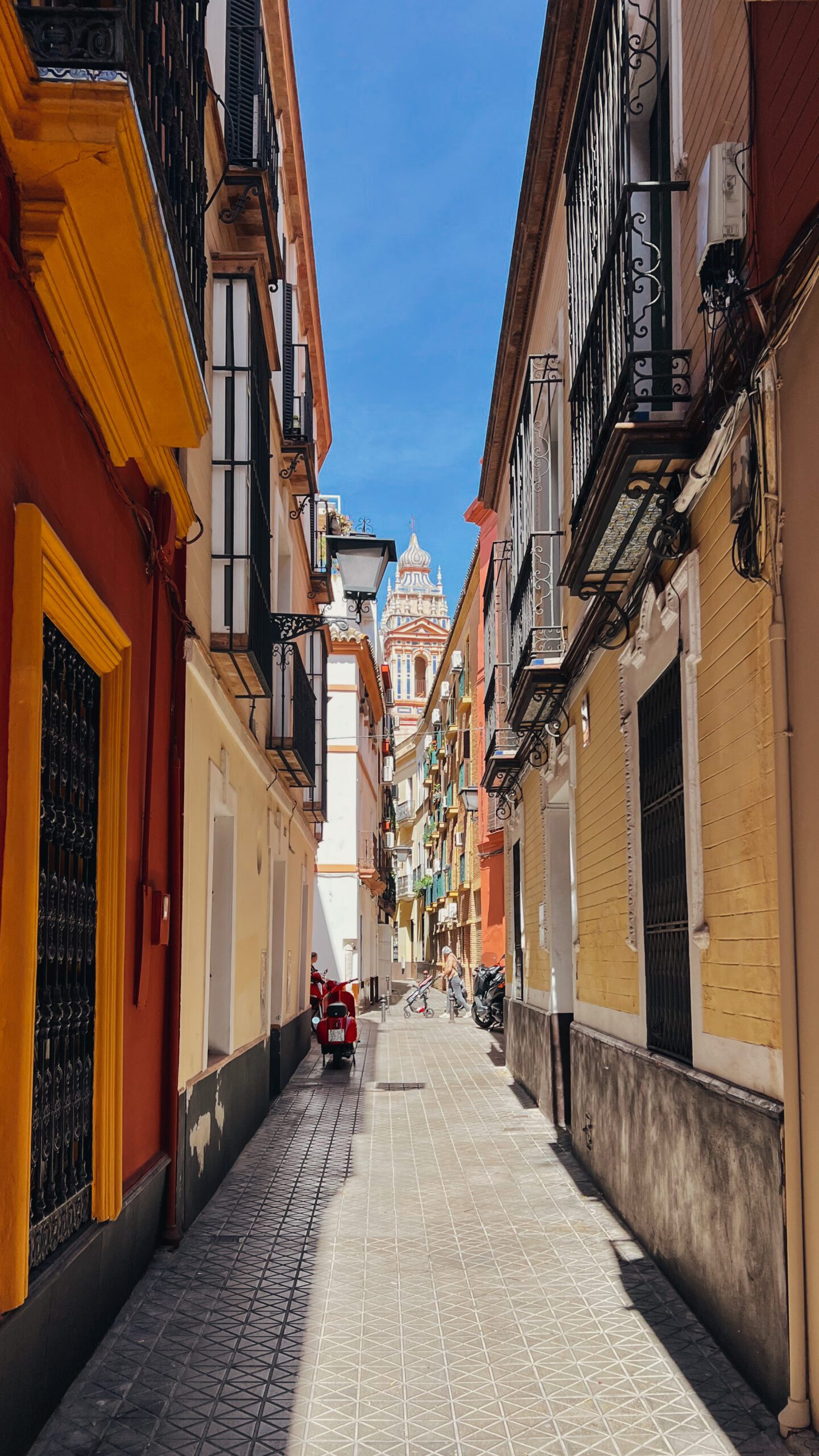 Seville weekend itinerary, Calle Descalzos, by Dancing the Earth