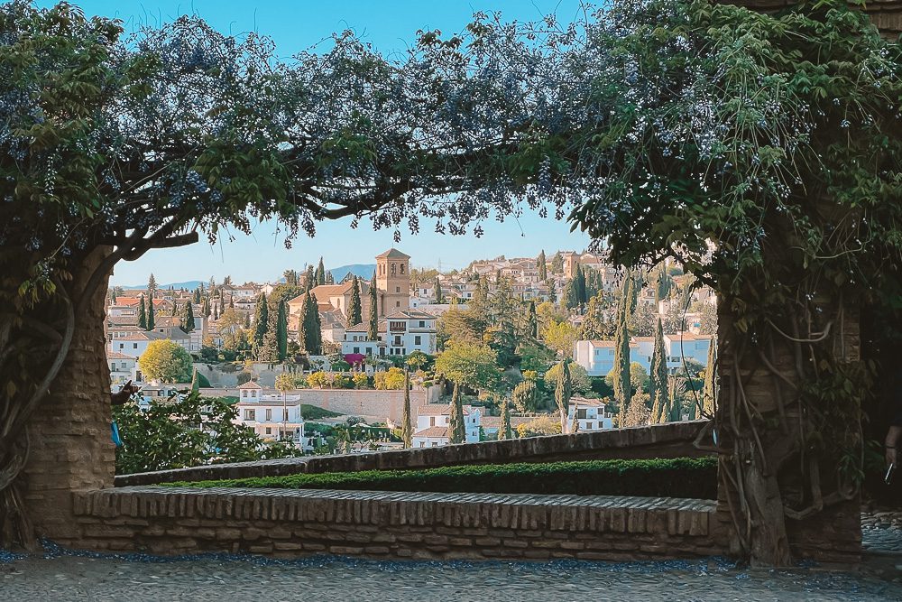 Granada weekend itinerary, Alhambra and wisterias by Dancing the Earth