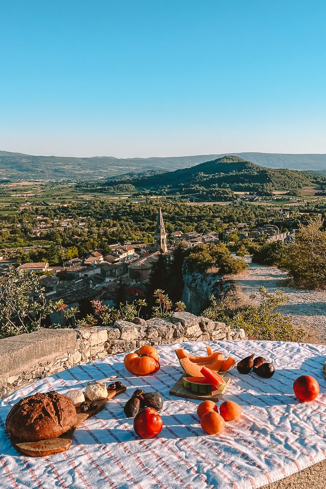 Provence Saint-Saturnin-les-Apt, picnic, by Dancing the Earth
