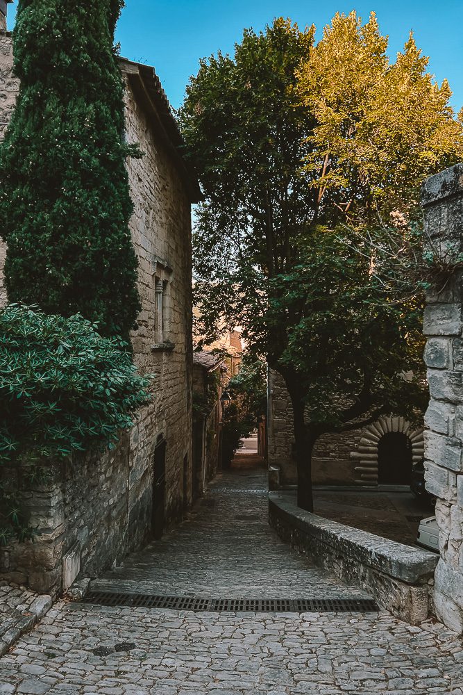 Provence Ultimate Itinerary, Bonnieux cobblestone streets, by Dancing the Earth