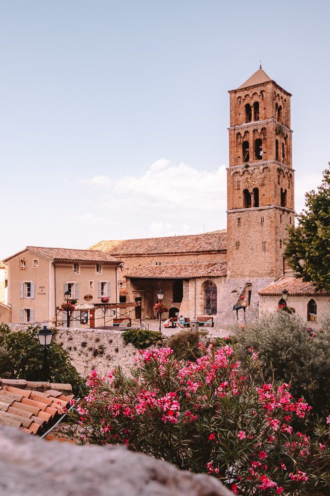 Provence Ultimate Itinerary, Moustiers-Sainte-Marie, old presbytery, by Dancing the Earth