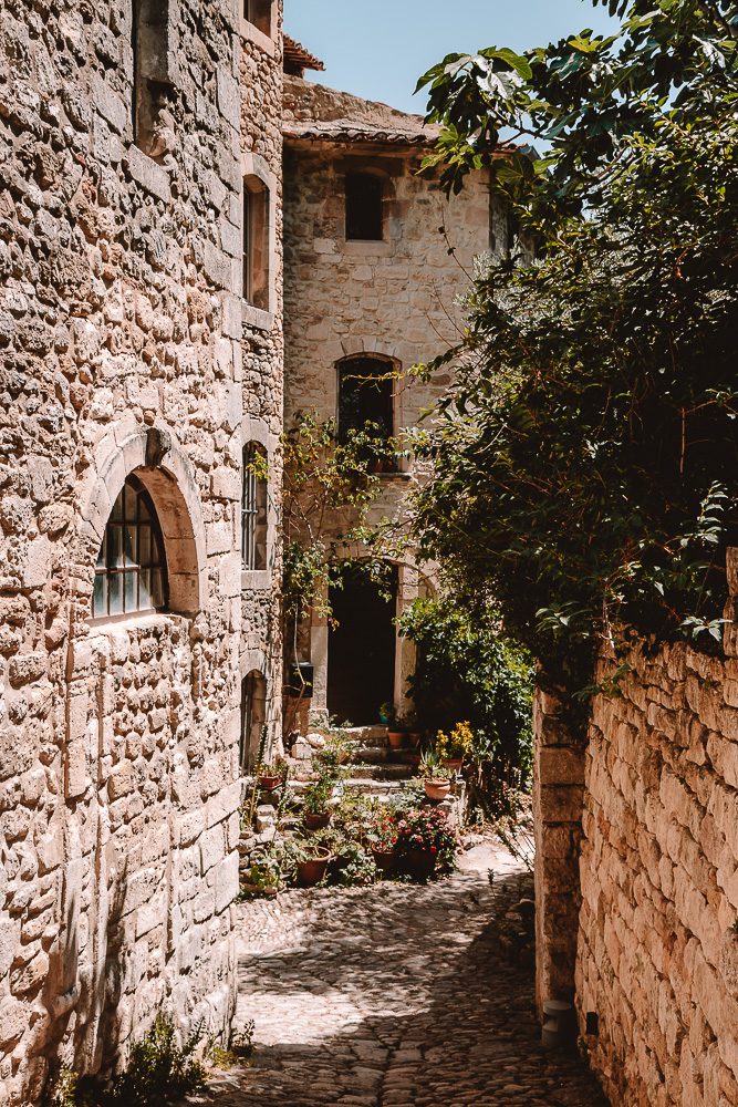 Provence villages, Oppède-le-vieux, calades, by Dancing the Earth